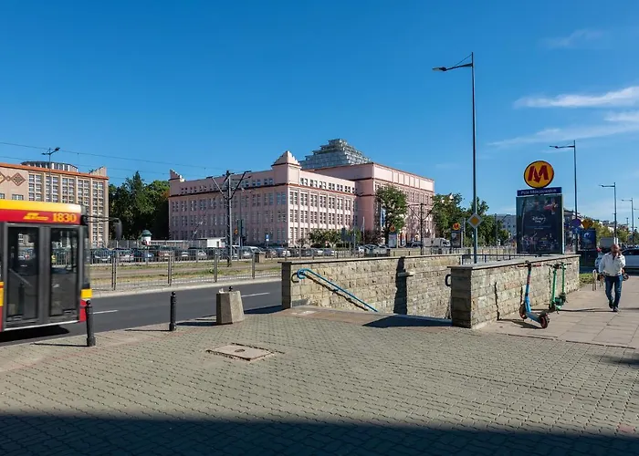 Batorego 220 - 450M Stacja Metra Pola Mokotowskie, 800M Biblioteka Narodowa - 20M Piekny Park Pola Mokotowskie - 800M Do Sgh - Wifi - Smart Tv - Good Apartments