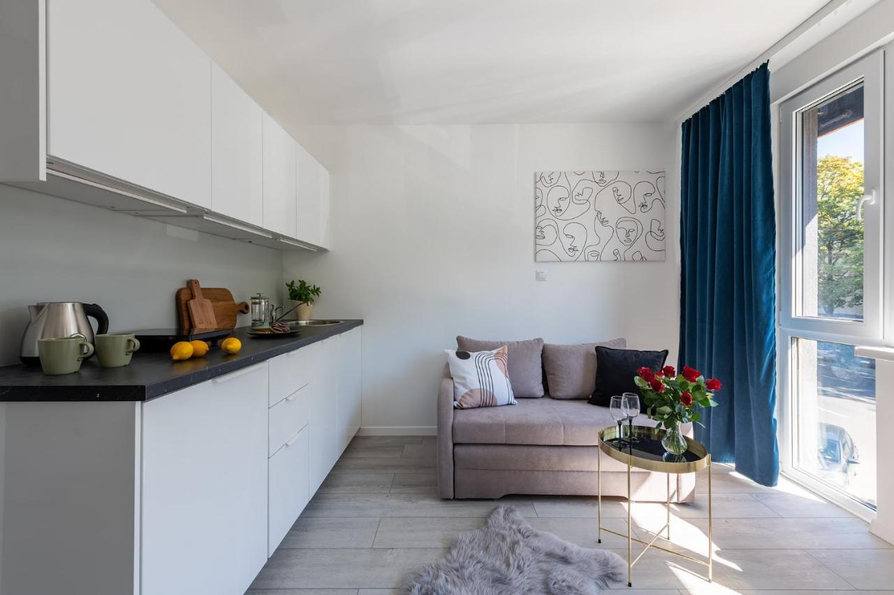 Apartment Batorego 220: Near Metro And National Library